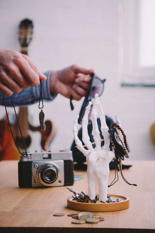Skeletthand Schmuckständer | Skeleton Hand Jewellery Tidy 🦴