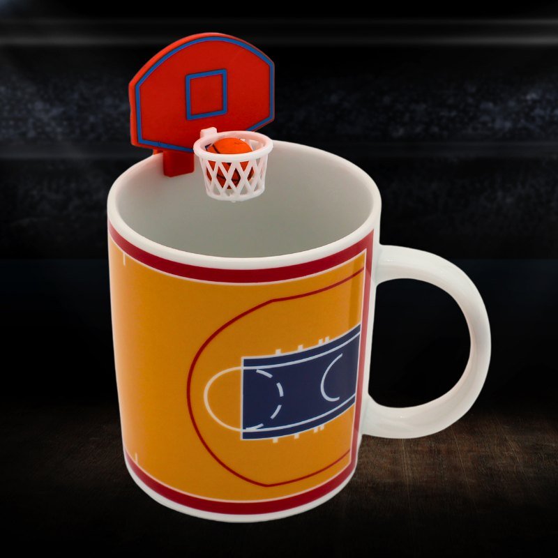 Winkee - Basketball Tasse mit Korb und Ball - Sport Kaffeebecher