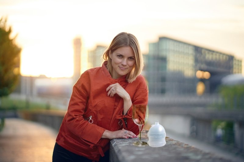 Winkee - Weinglas To Go | Einzelnes Weinglas mit Transportbox - Geschenkebuddy