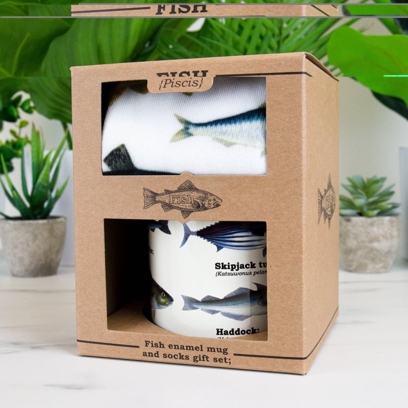 Emaille Becher und Socken Fische - Geschenkebuddy