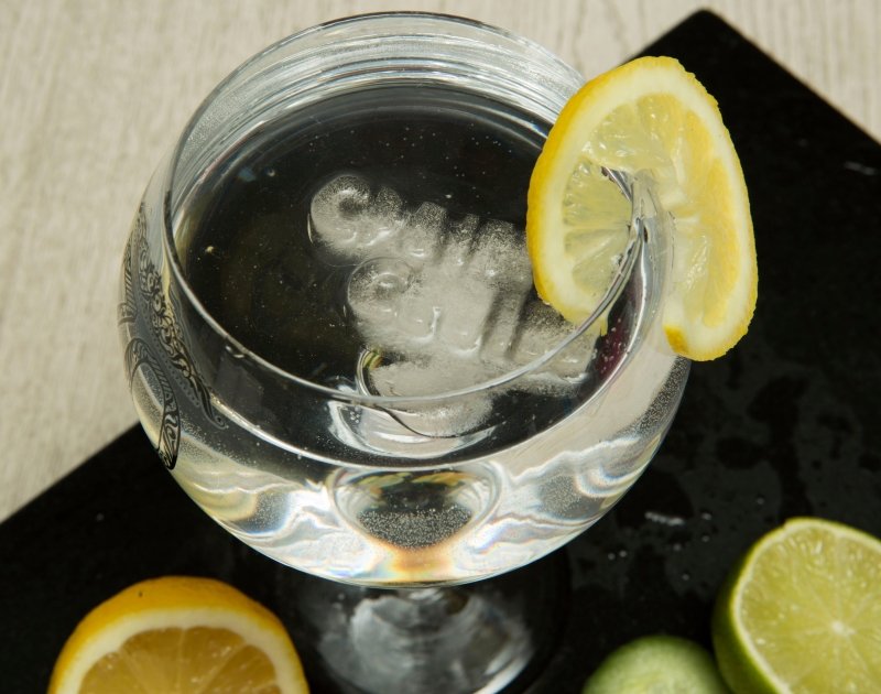 Gin and Tonic Eiswürfelform - Geschenkebuddy